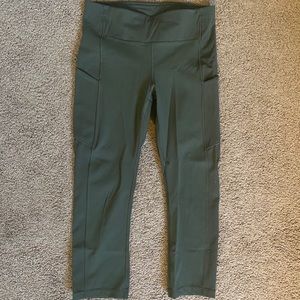 FLAWLESS Lululemon Leggings. Forest Green